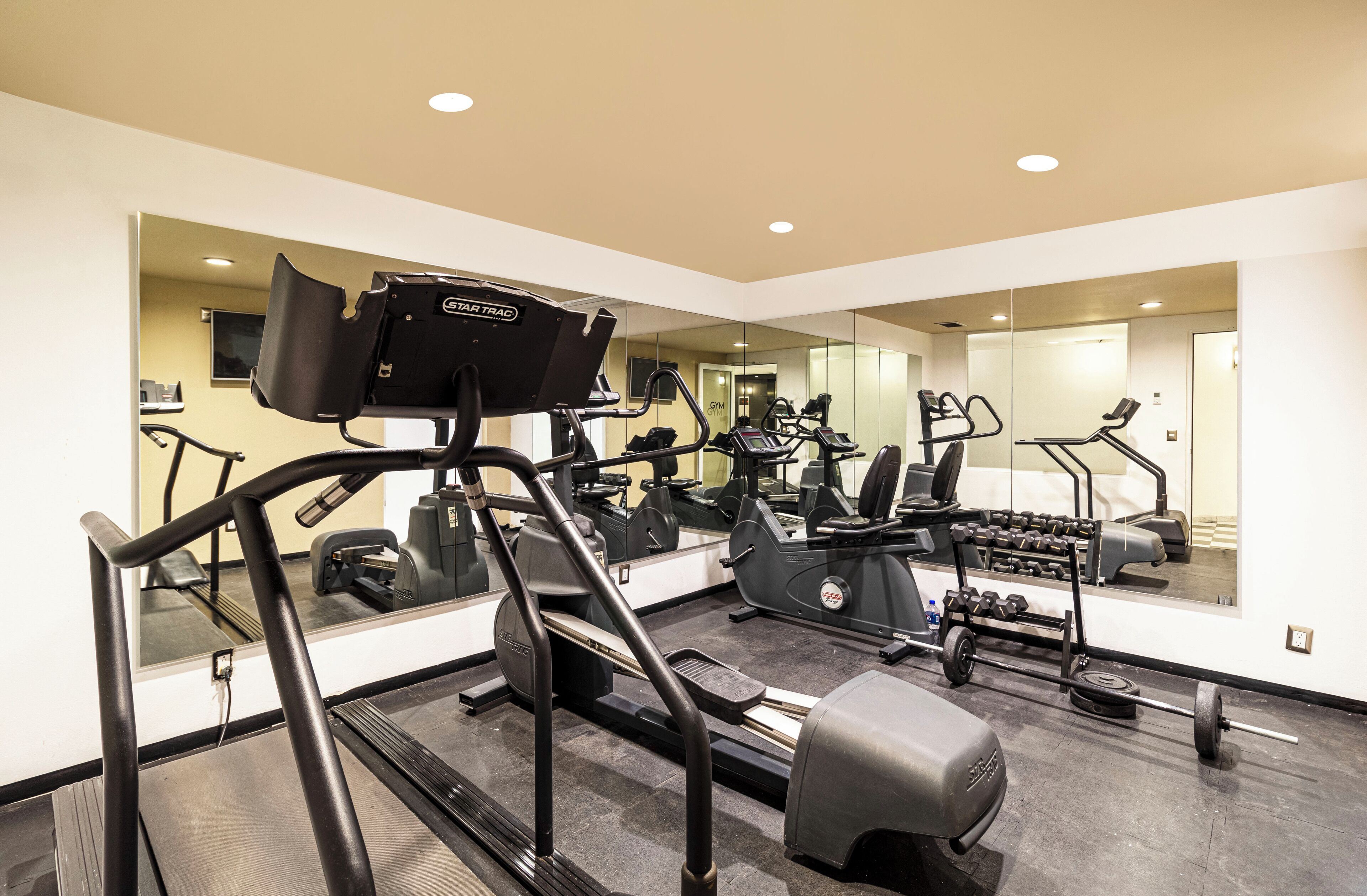 Grand Chapultepec by Kukun