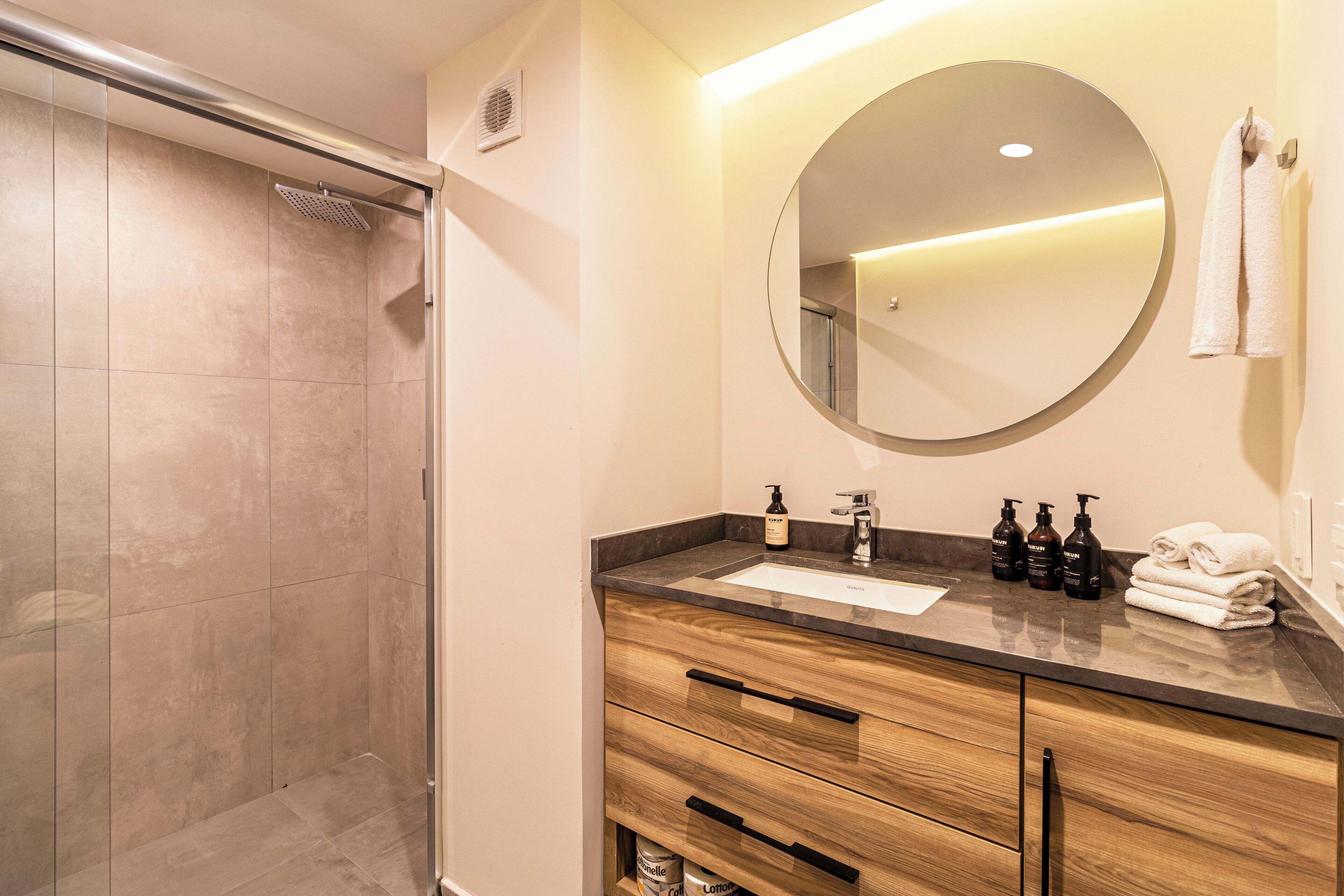 Grand Chapultepec by Kukun