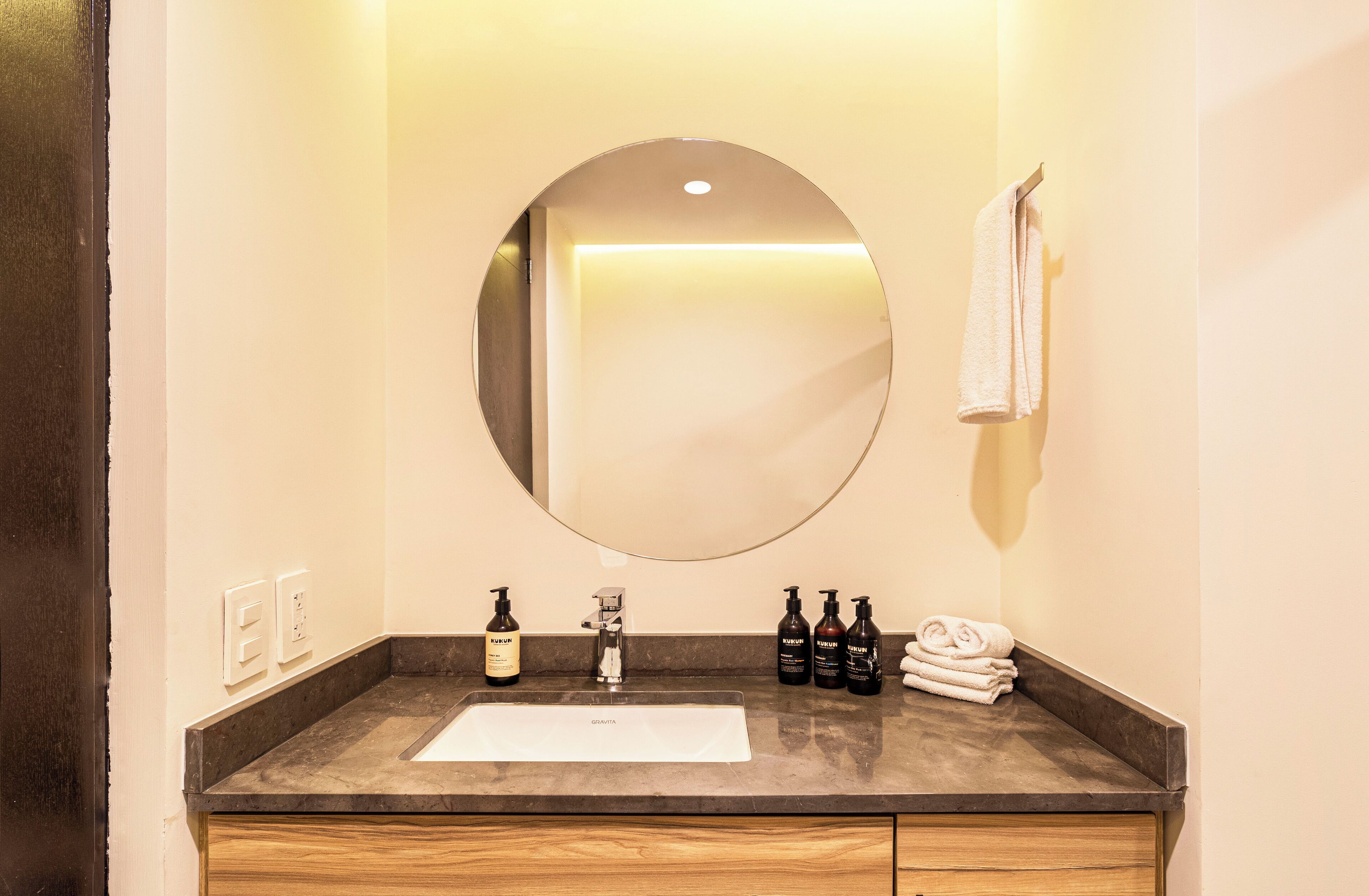 Grand Chapultepec by Kukun