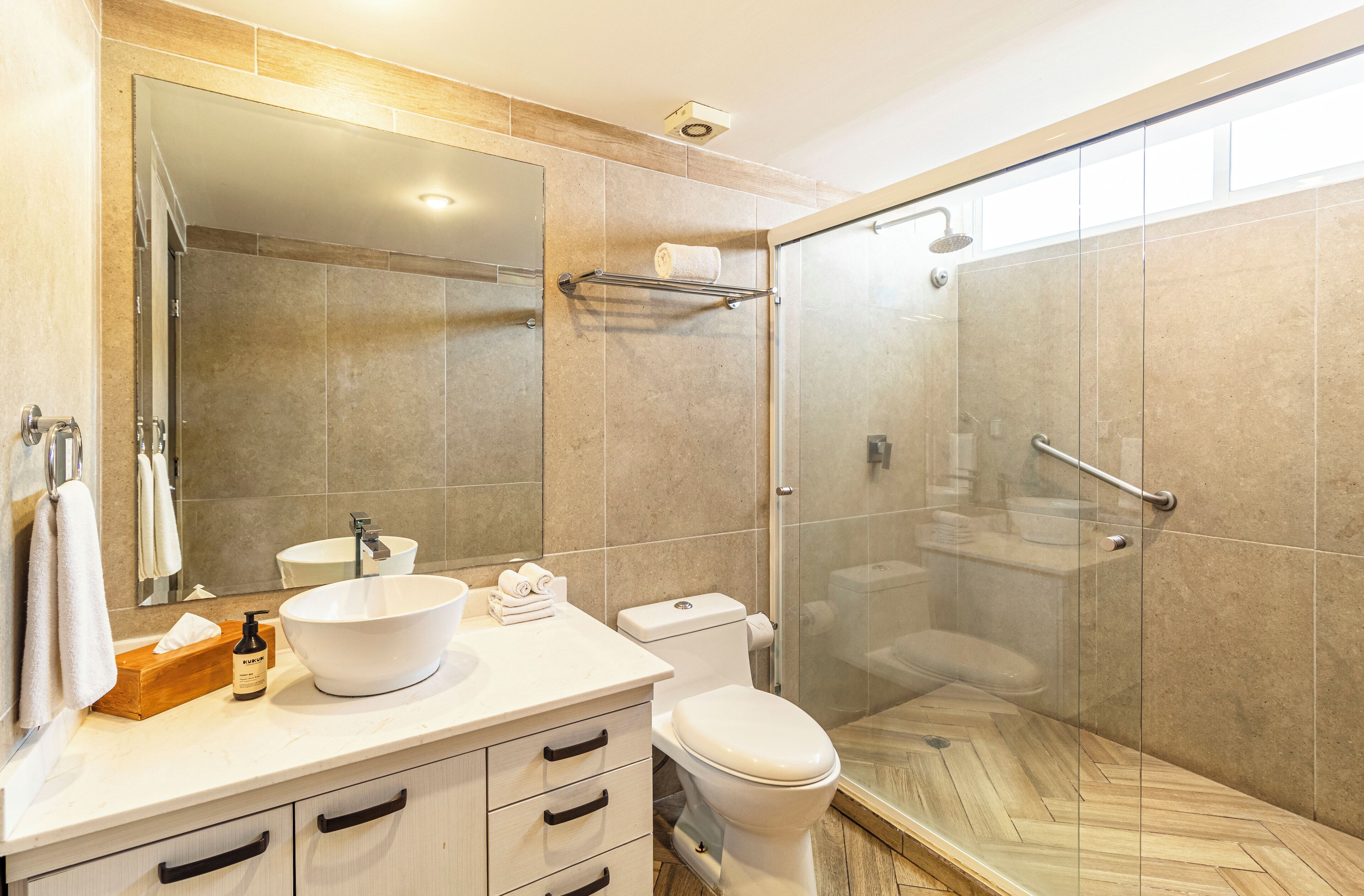 Grand Chapultepec by Kukun