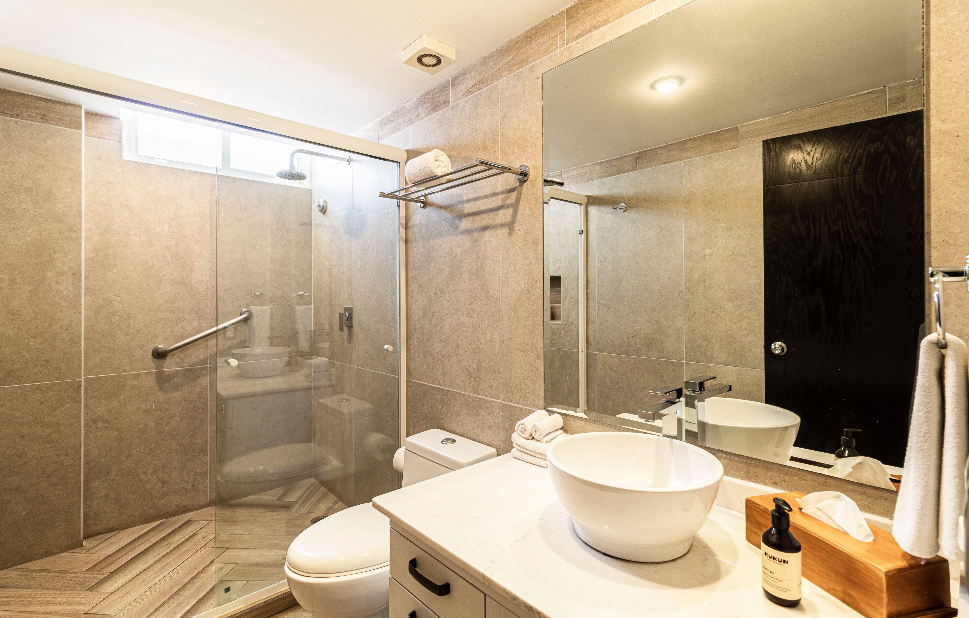 Grand Chapultepec by Kukun