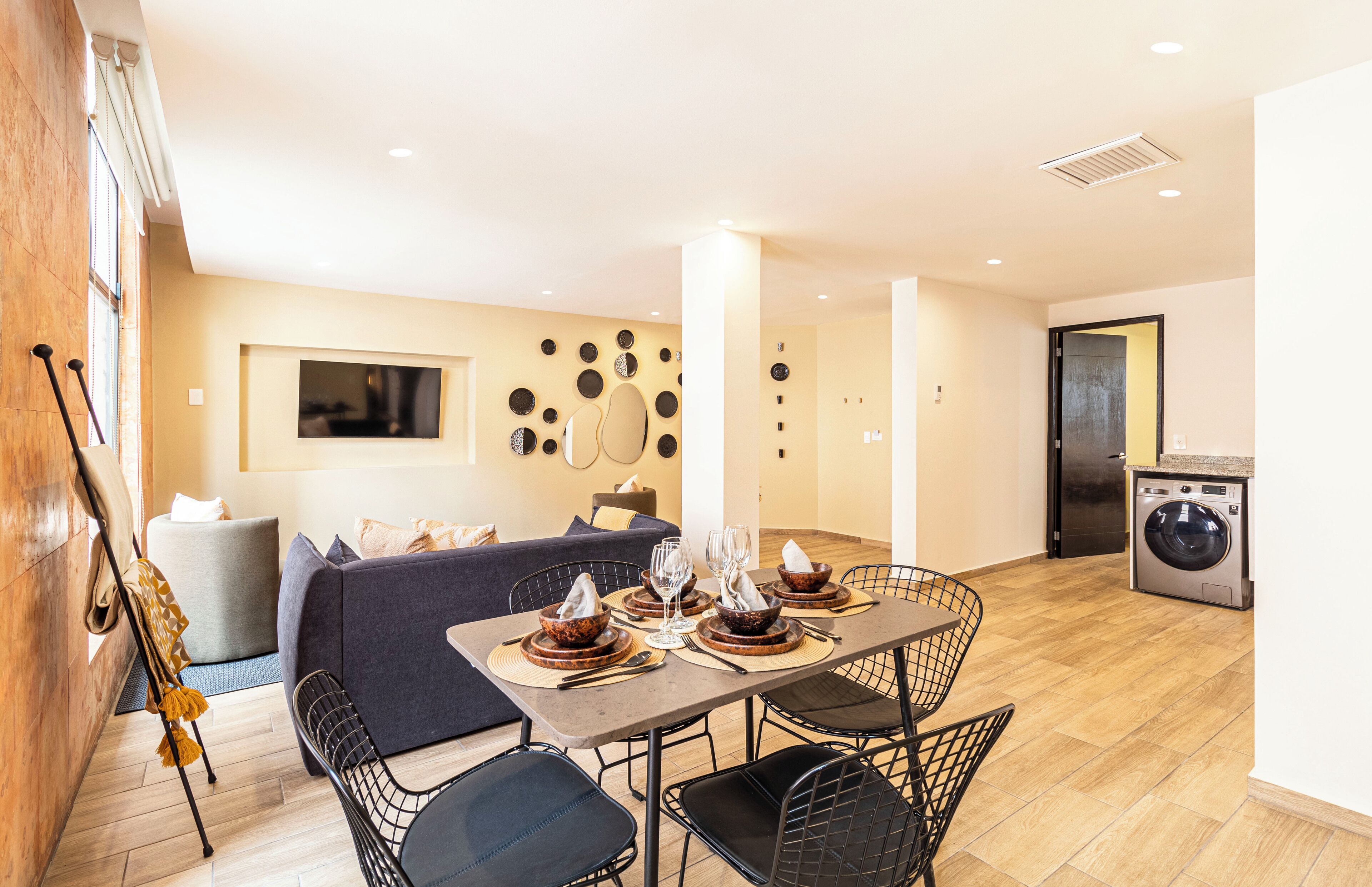 Grand Chapultepec by Kukun