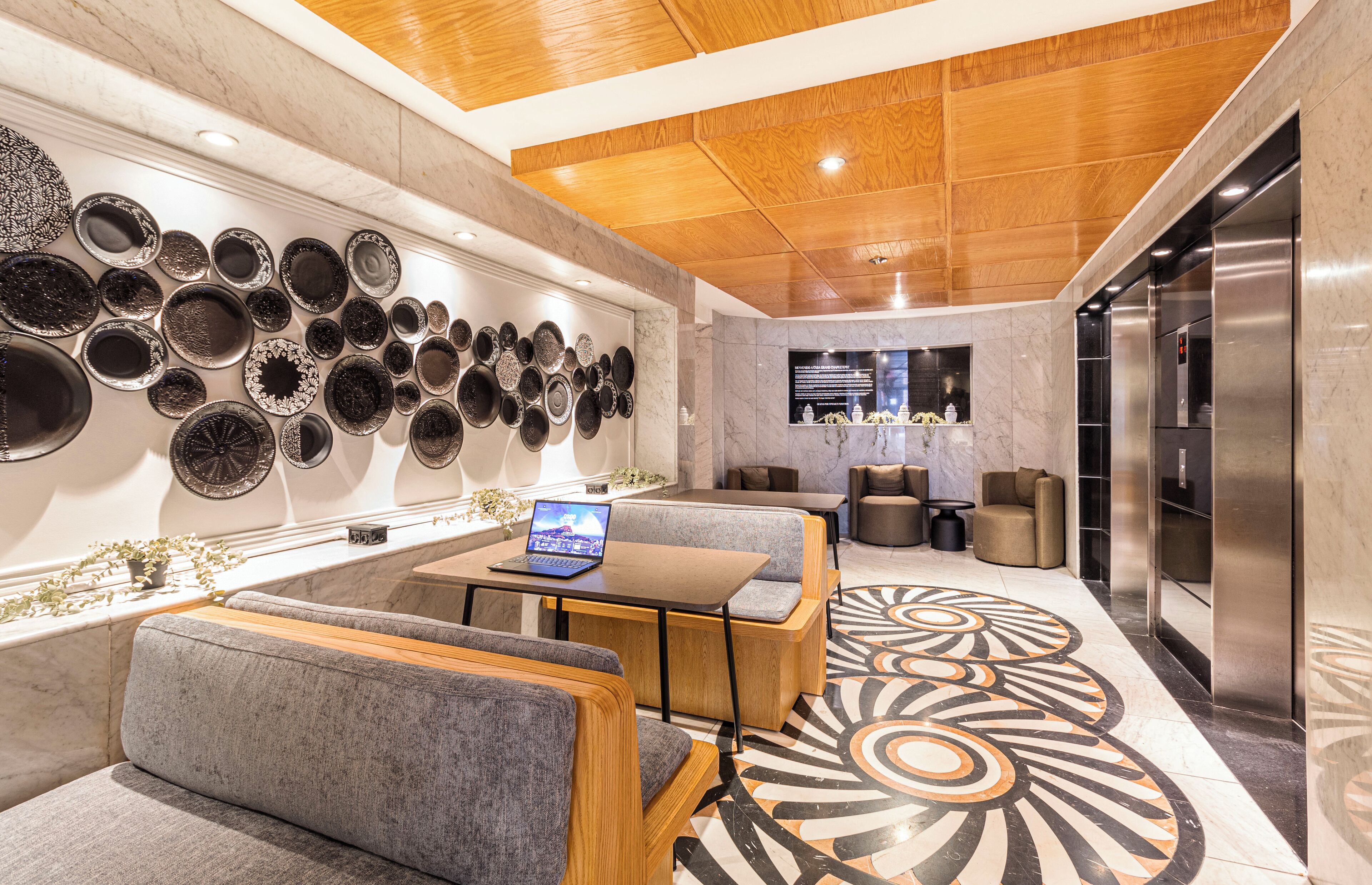 Grand Chapultepec by Kukun