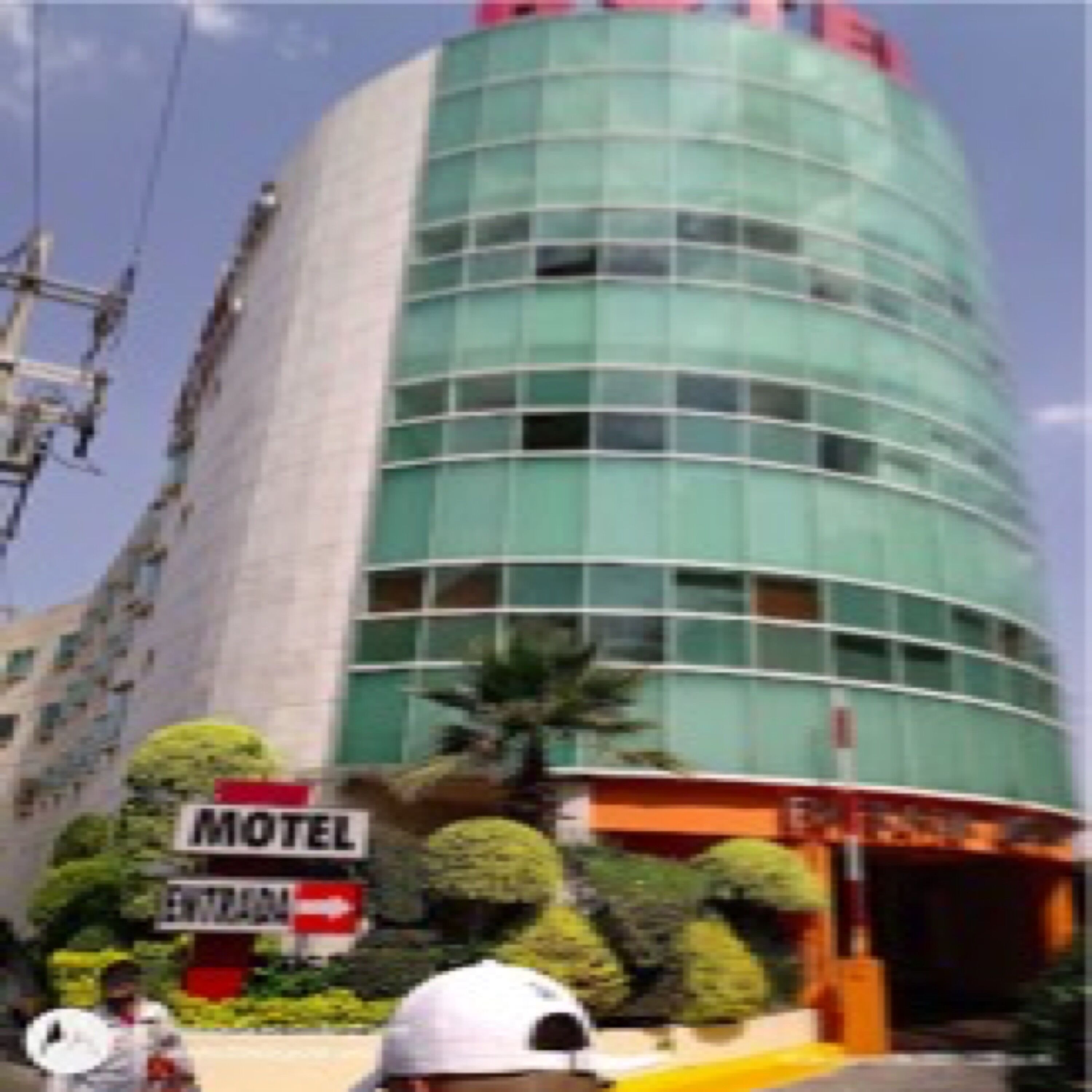 Hm Hotel Y Suites Plaza