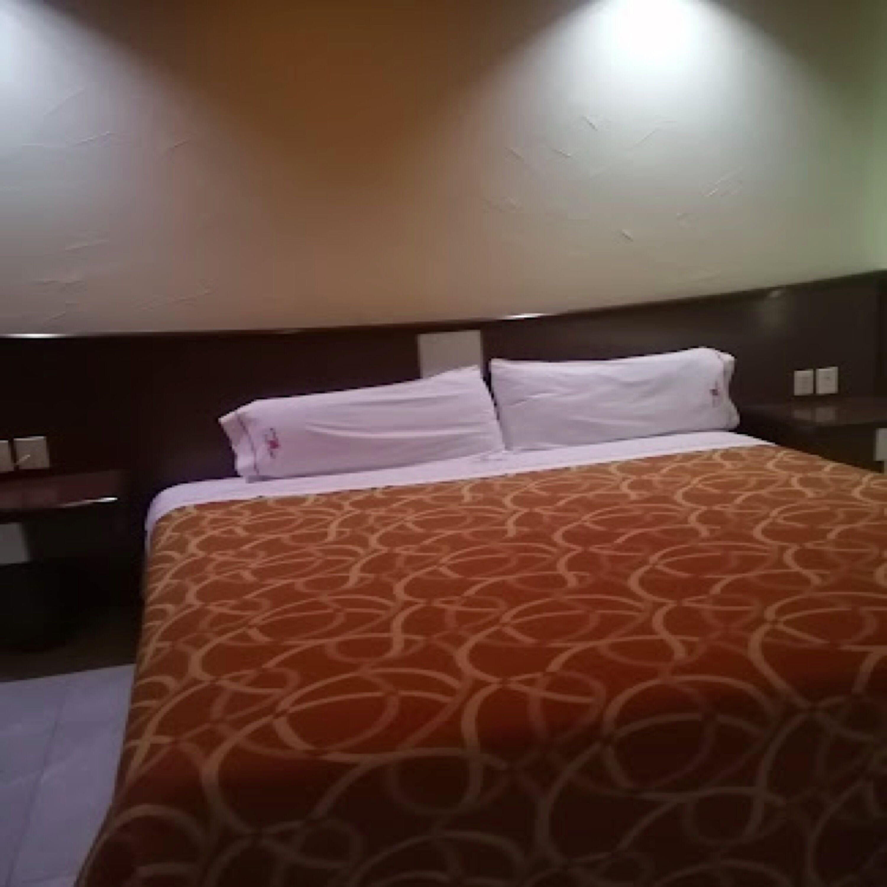 Hm Hotel Y Suites Plaza