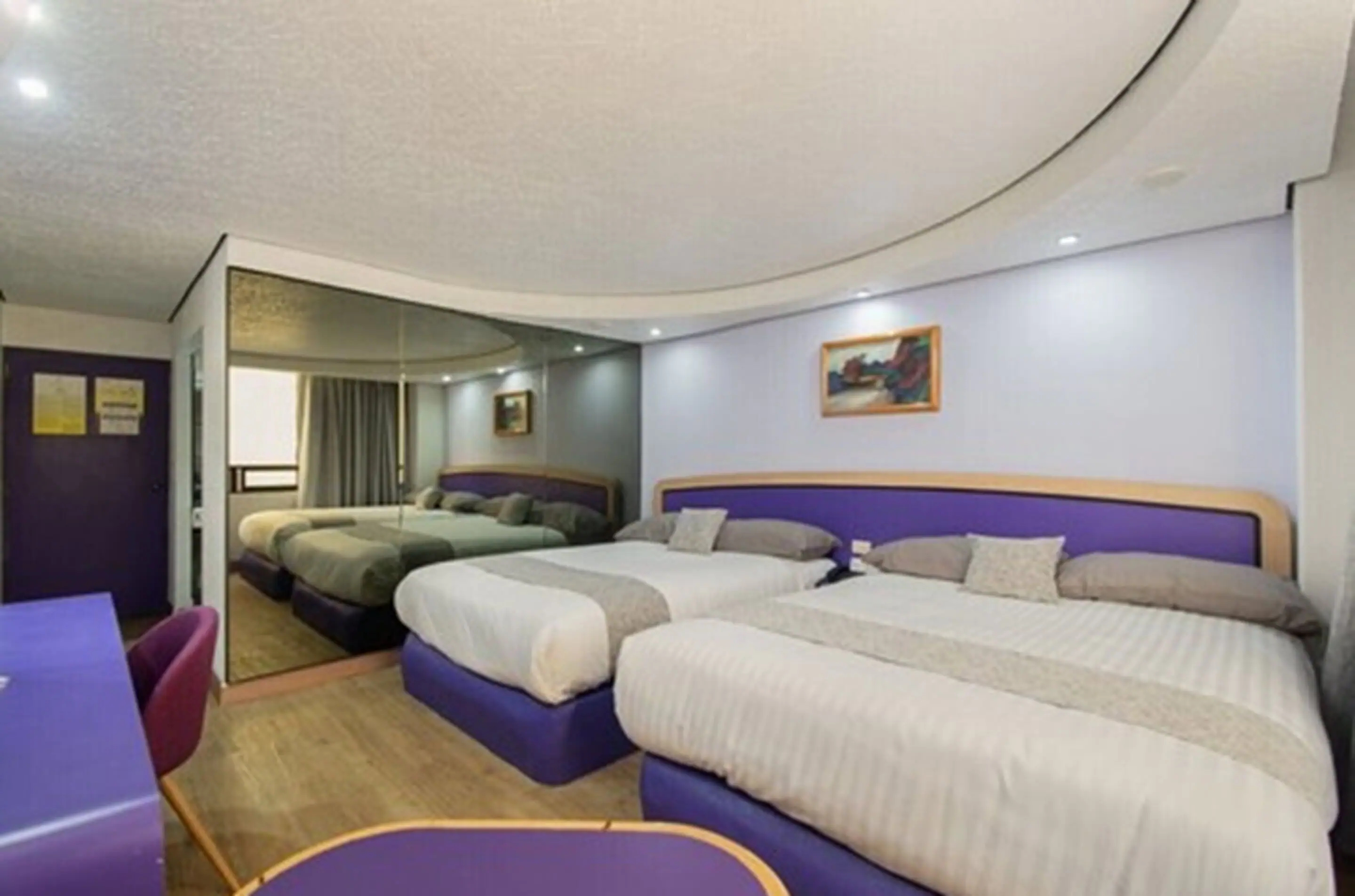 Hotel Embassy