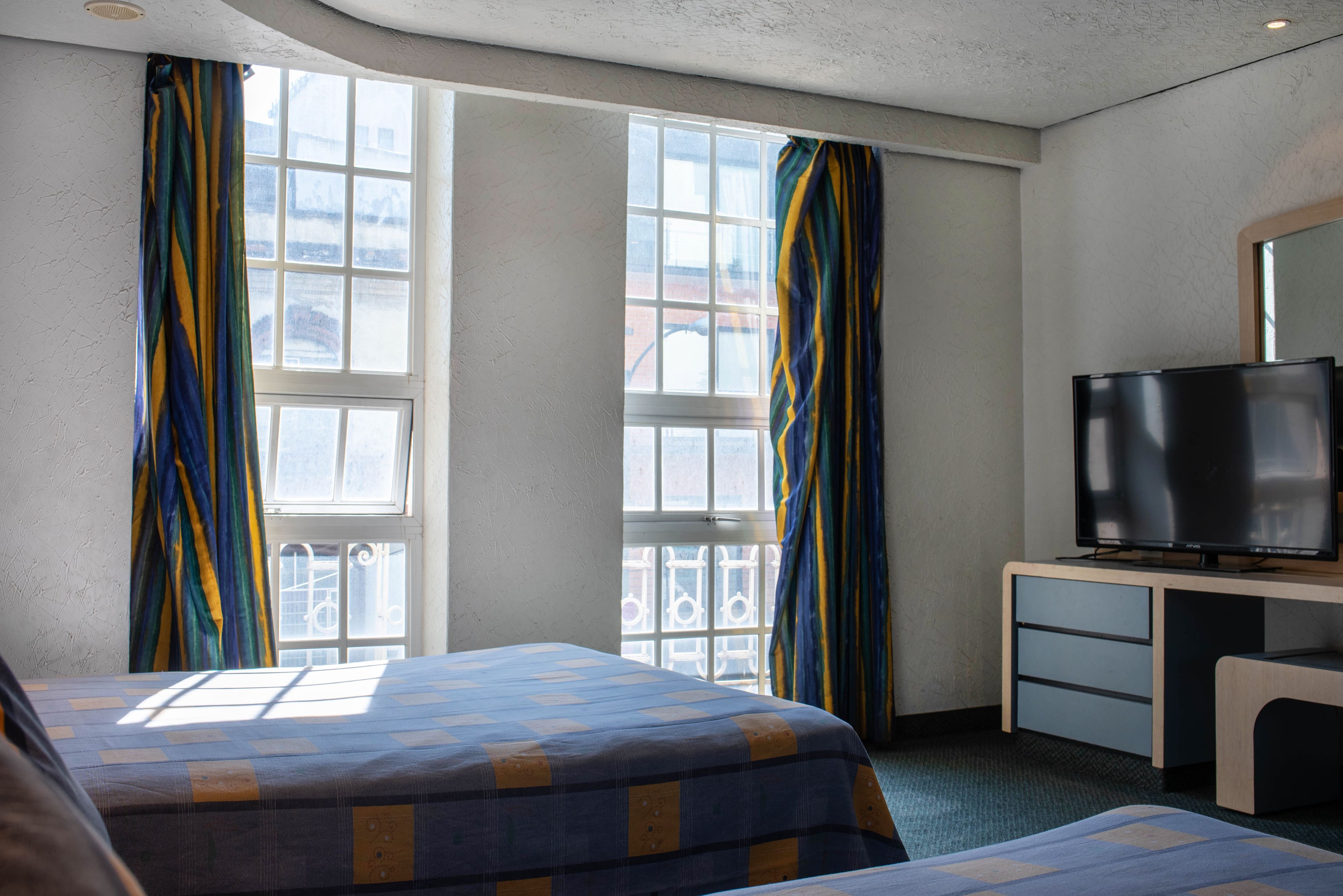 Hotel Embassy