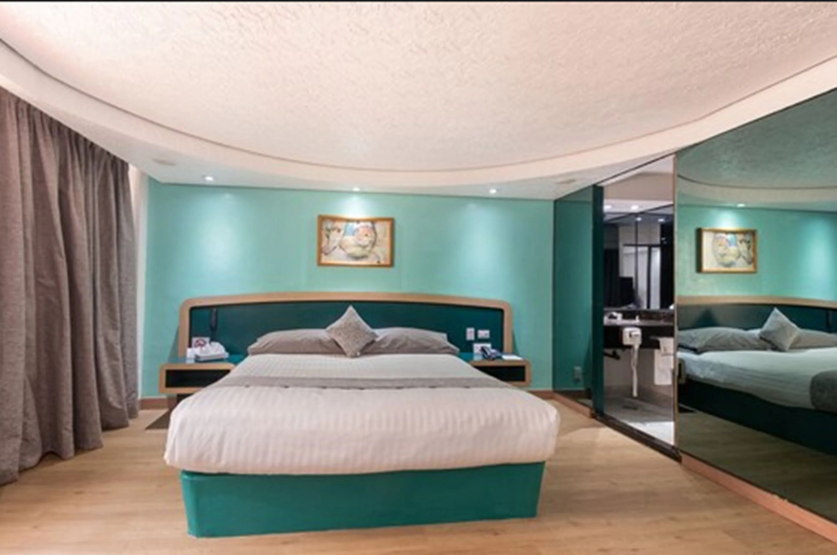 Hotel Embassy