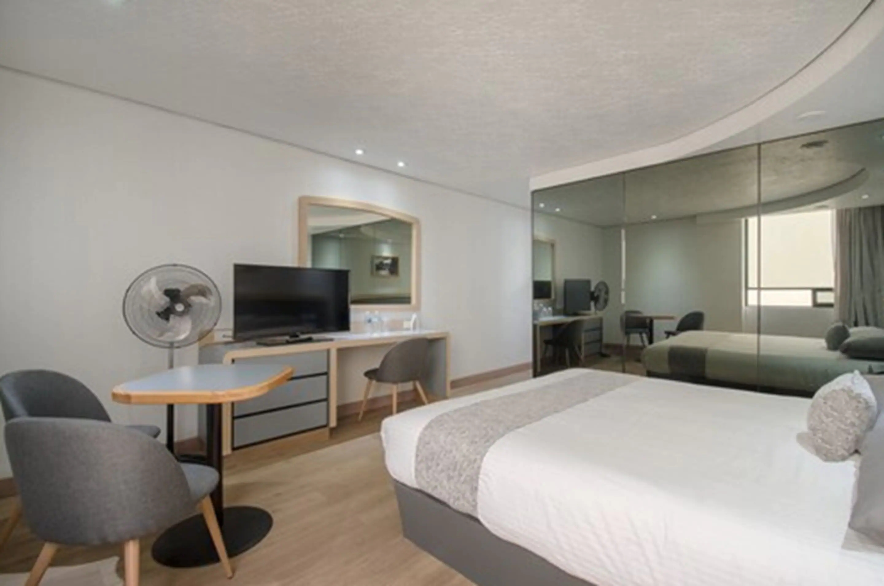 Hotel Embassy