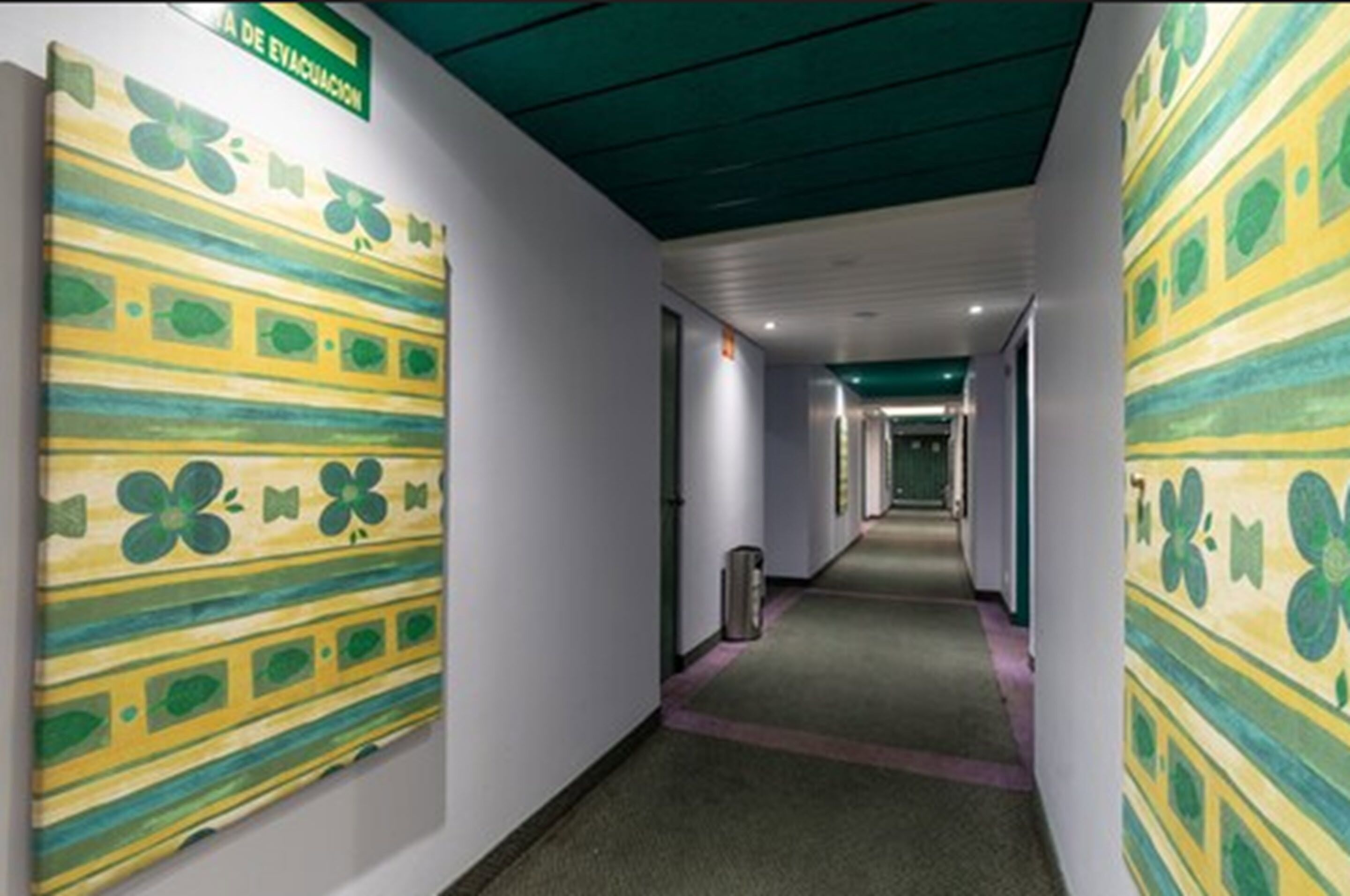 Hotel Embassy