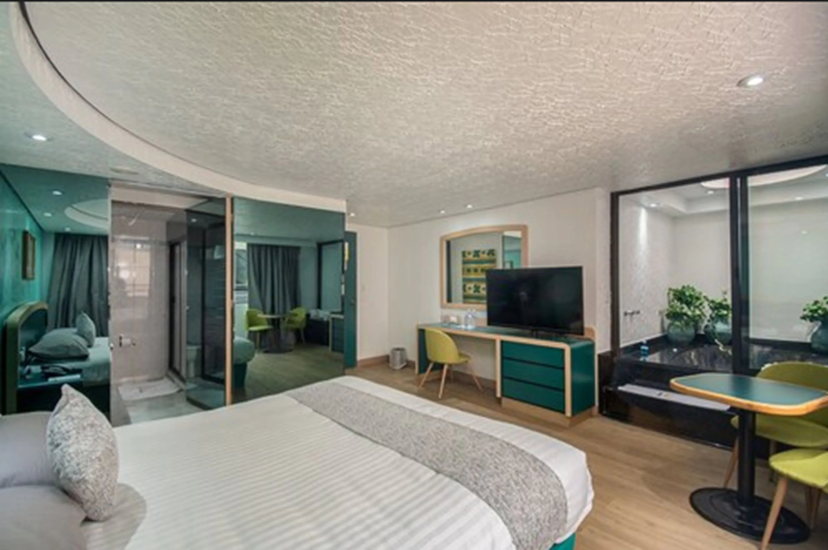 Hotel Embassy