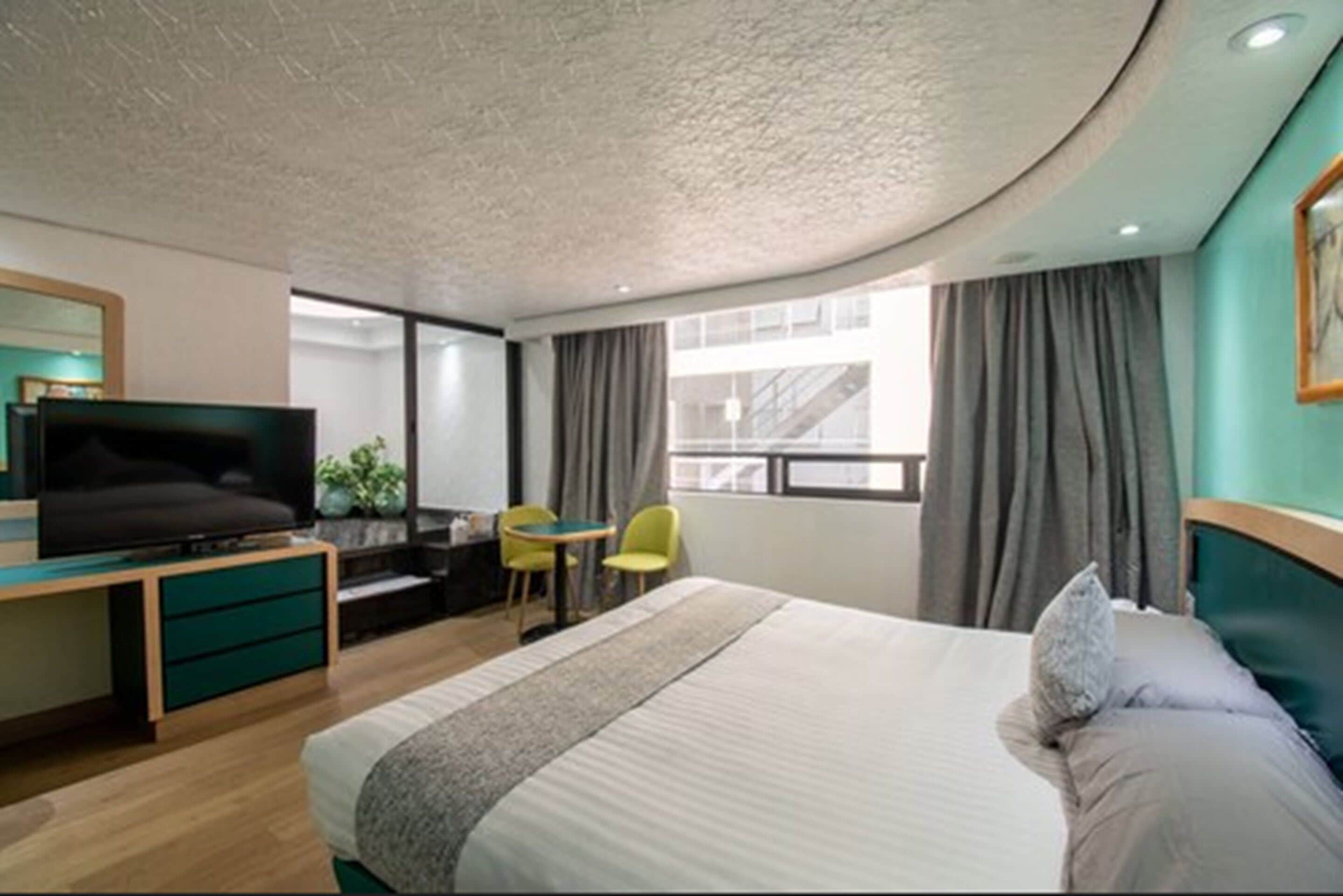 Hotel Embassy