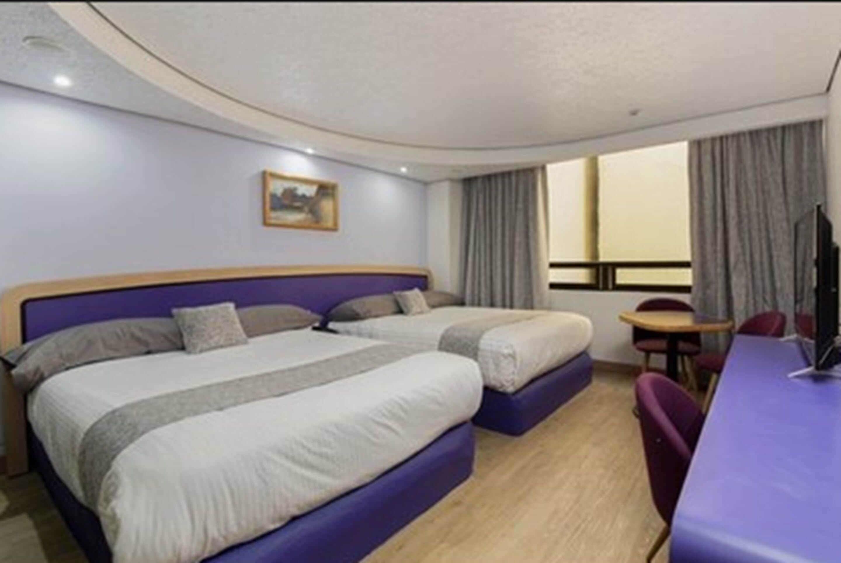 Hotel Embassy