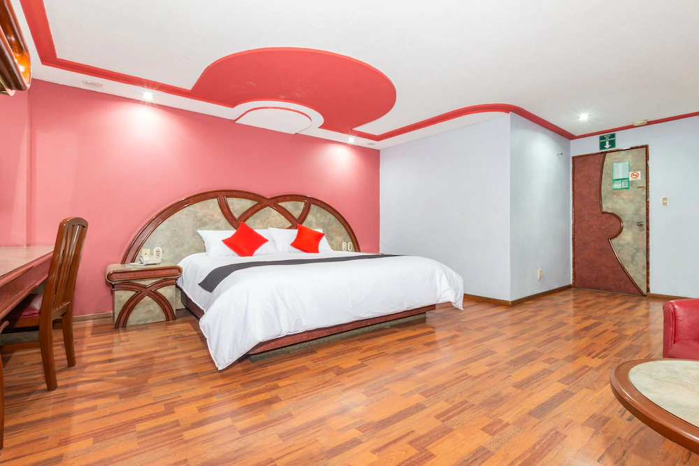 Hotel Estrella de Oriente by OYO Rooms