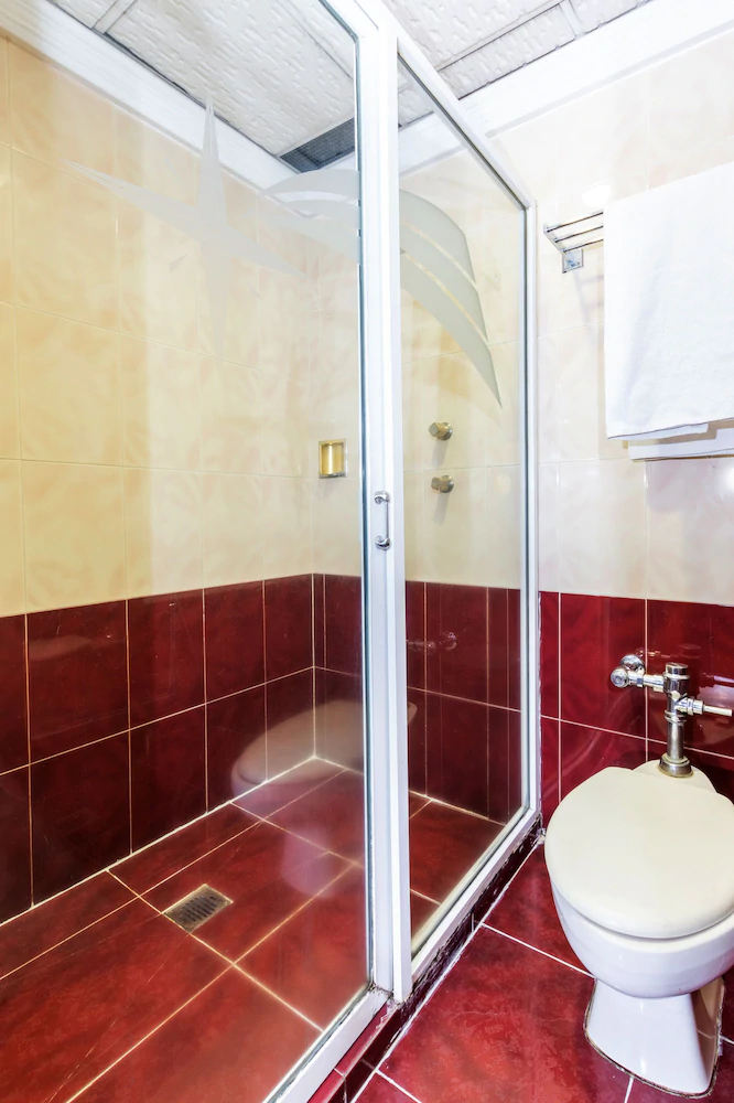 Hotel Estrella de Oriente by OYO Rooms