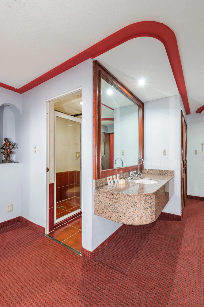 Hotel Estrella de Oriente by OYO Rooms