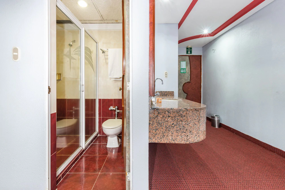 Hotel Estrella de Oriente by OYO Rooms