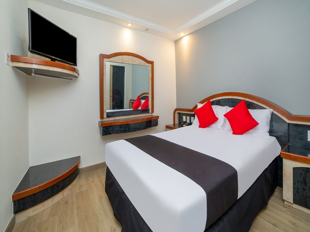 Hotel Monarca