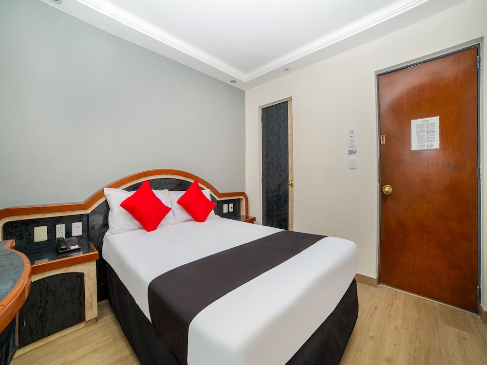 Hotel Monarca