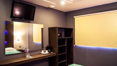 Hotel Muy-Adults-Only