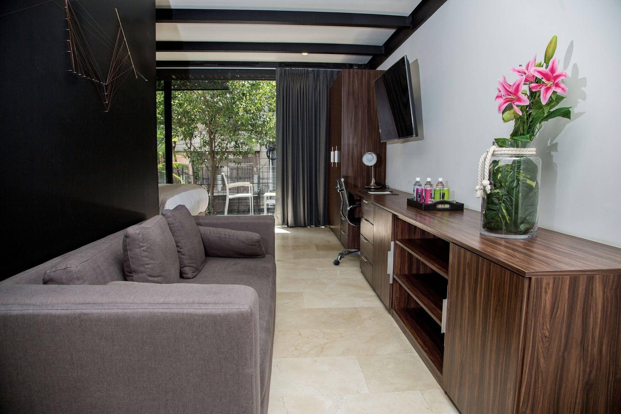 Mx Grand Suites