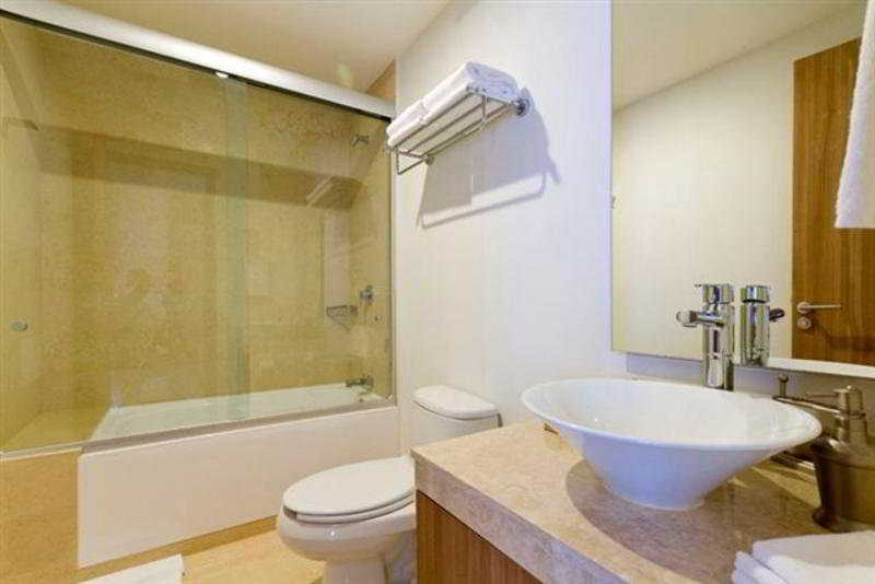 Plaza Suites