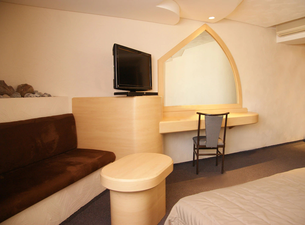 Porto Novo Hotel & Suites