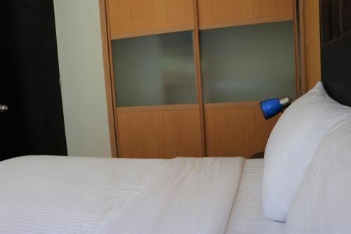 Puerta Alameda Suites