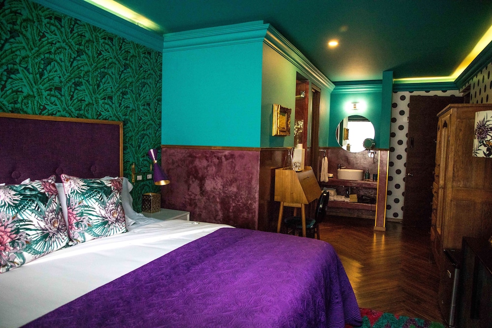 Pug Seal Anatole France