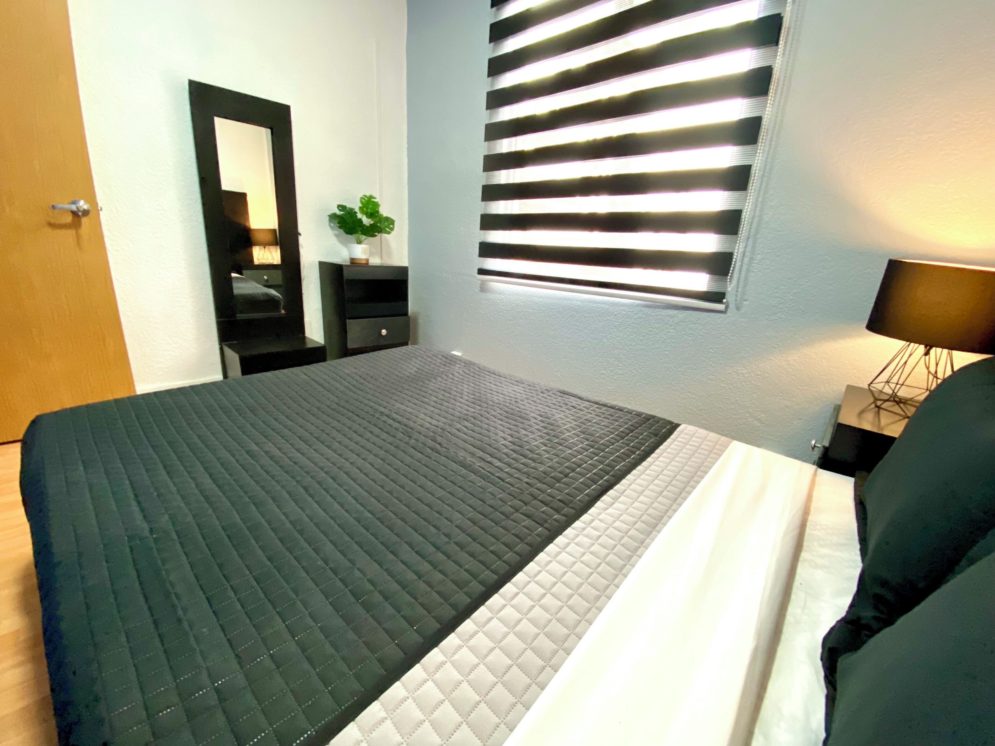 Roomies Hotel World Trade Center