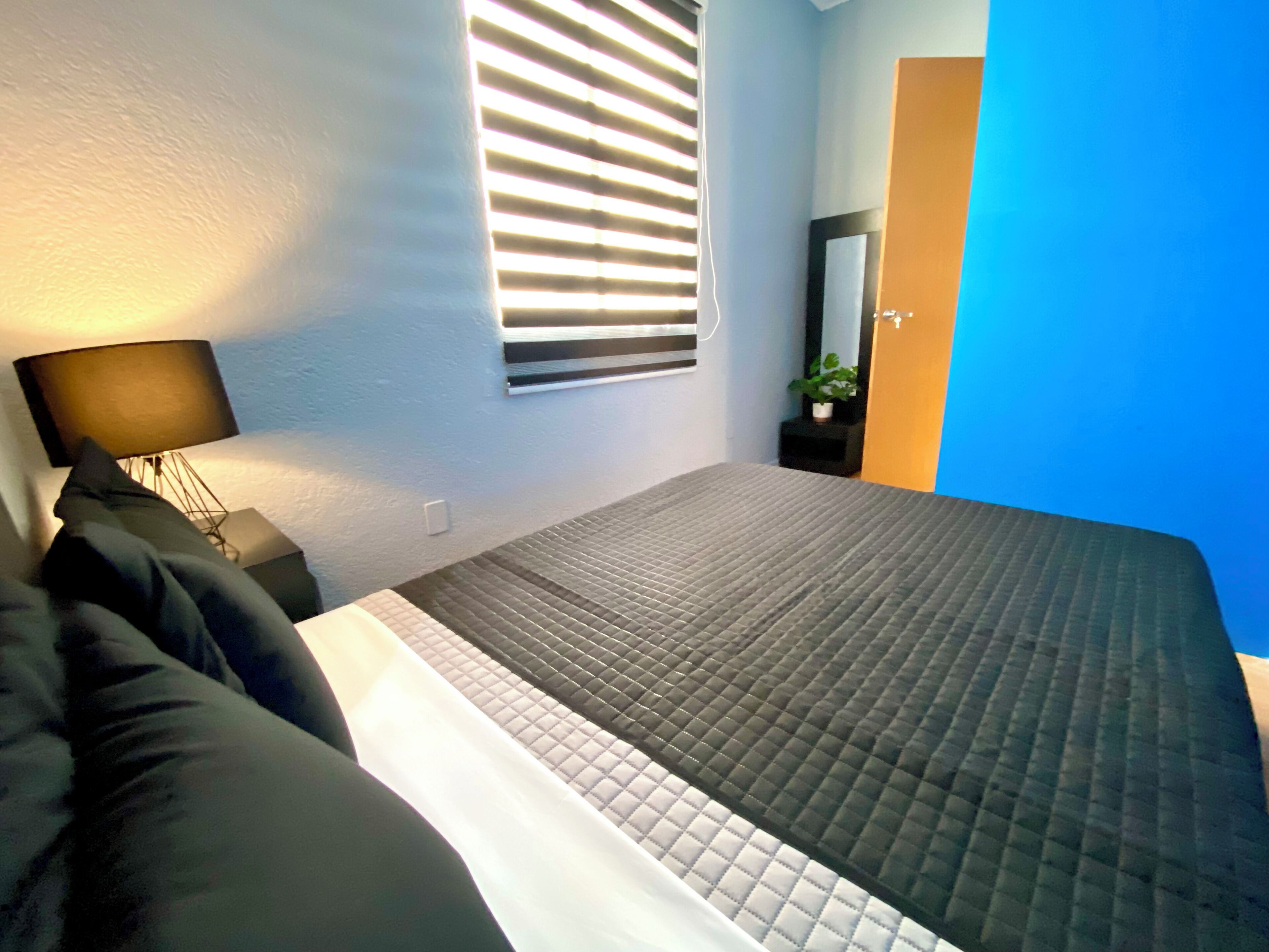 Roomies Hotel World Trade Center
