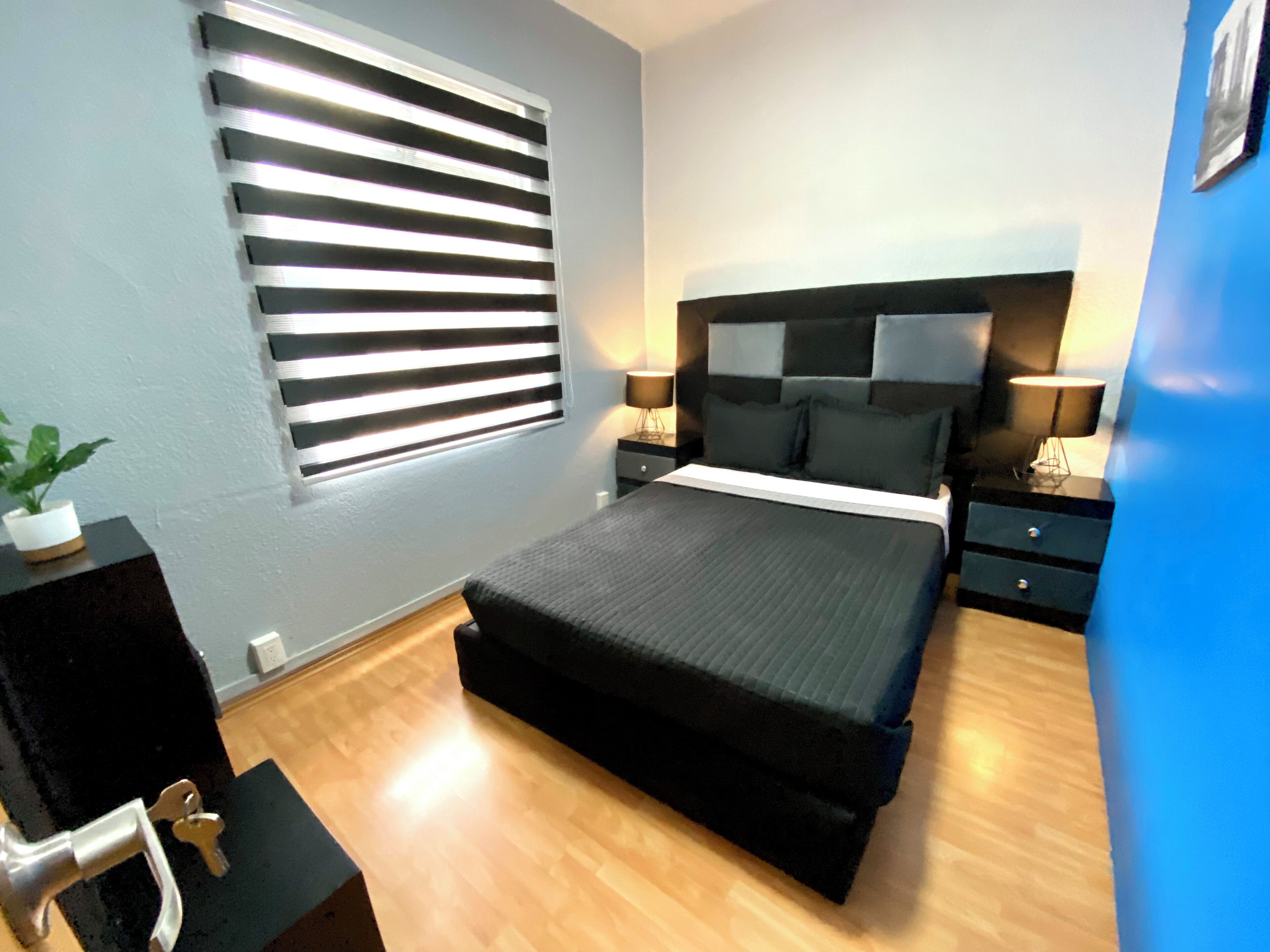 Roomies Hotel World Trade Center