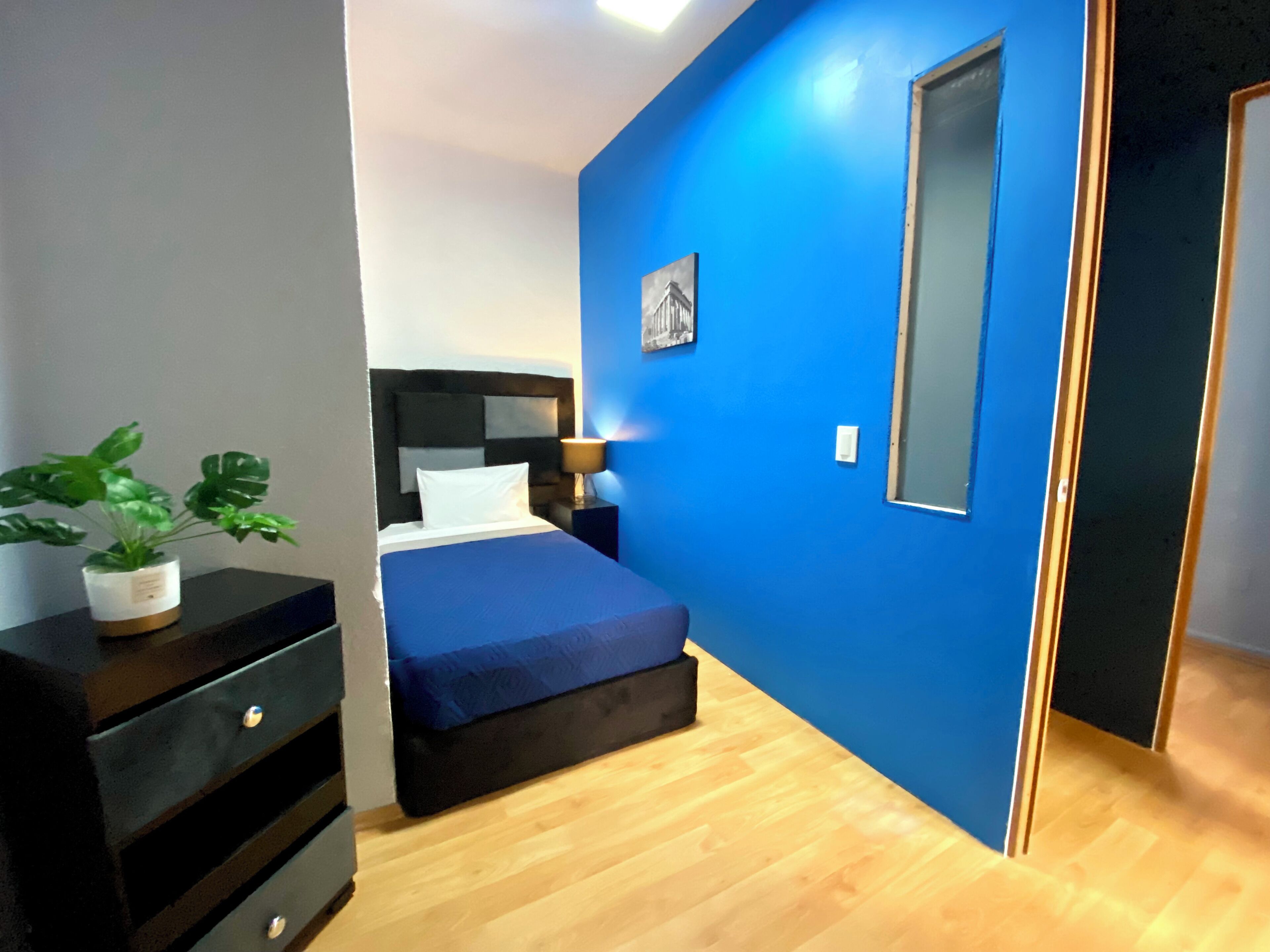 Roomies Hotel World Trade Center