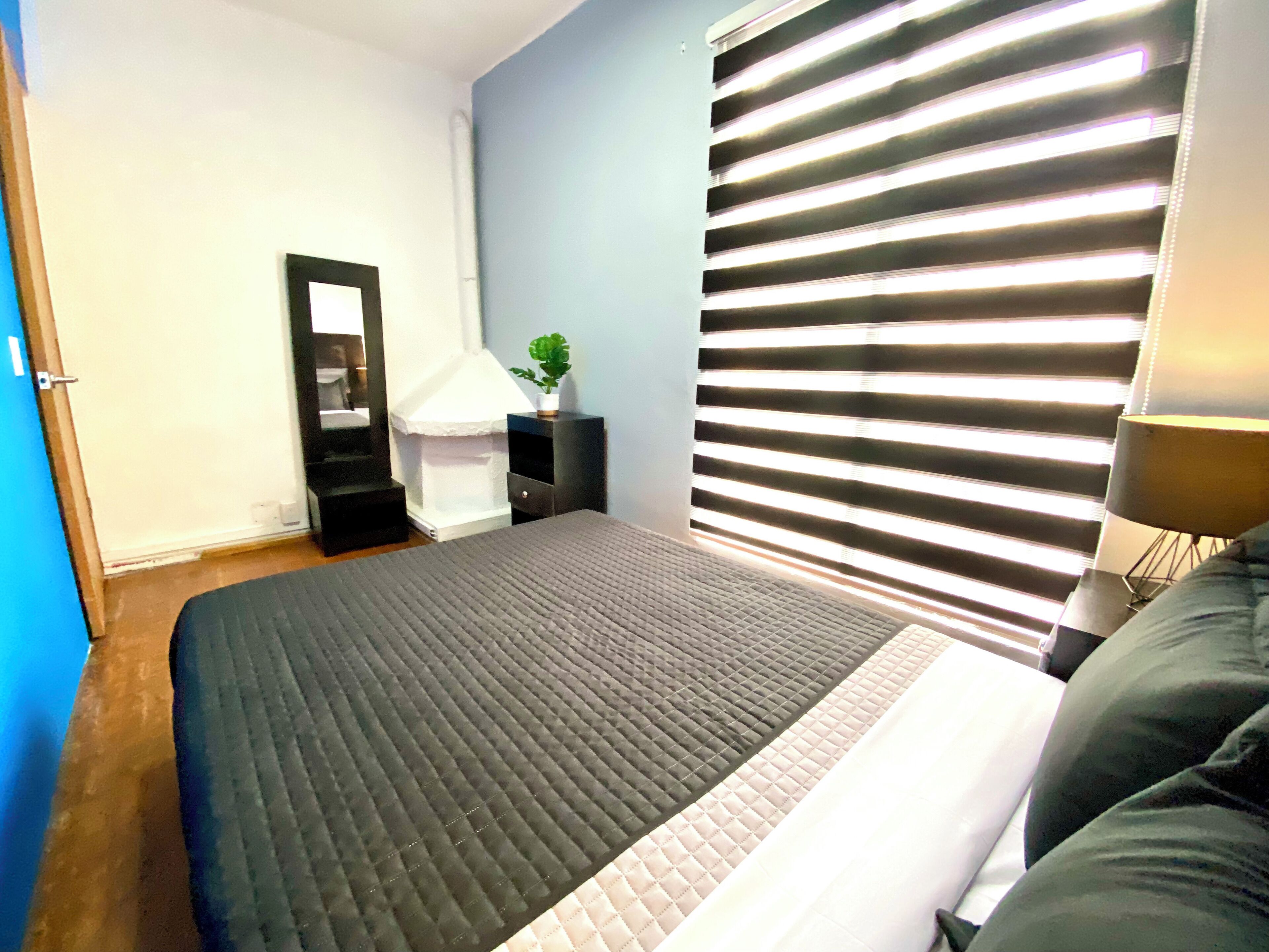Roomies Hotel World Trade Center