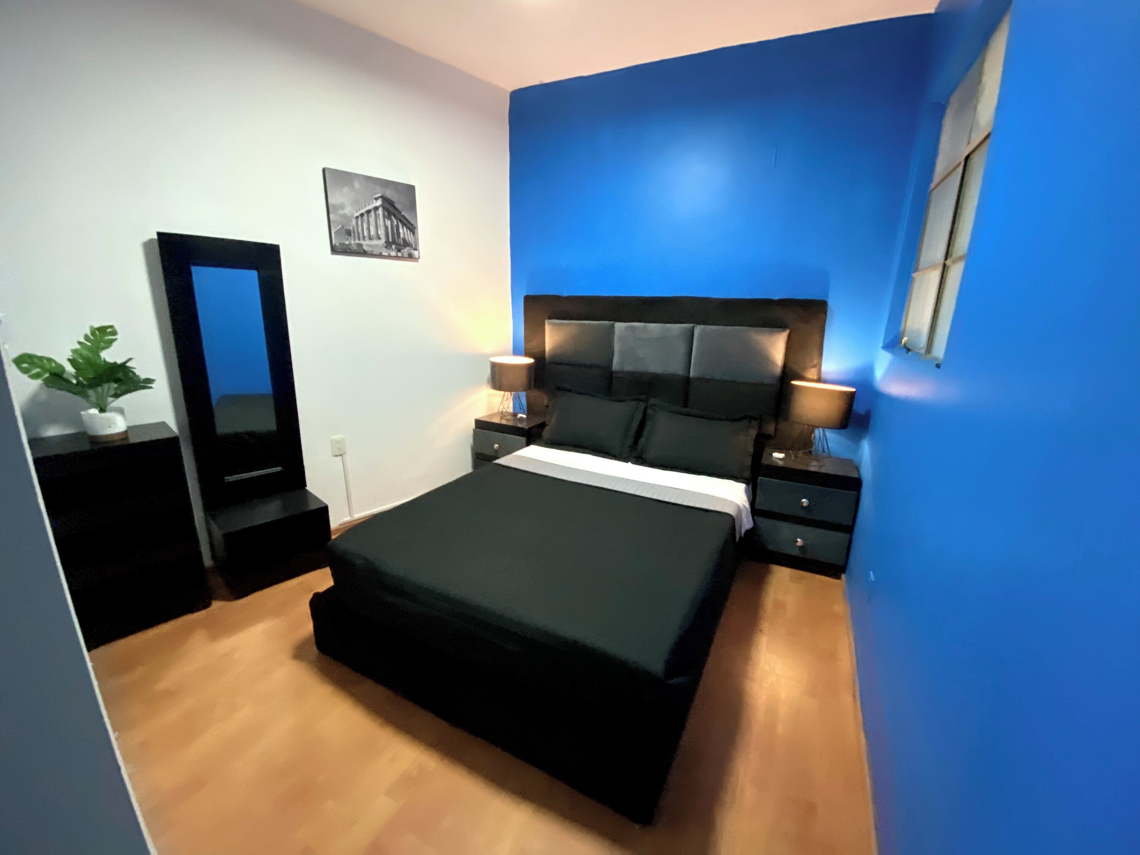 Roomies Hotel World Trade Center
