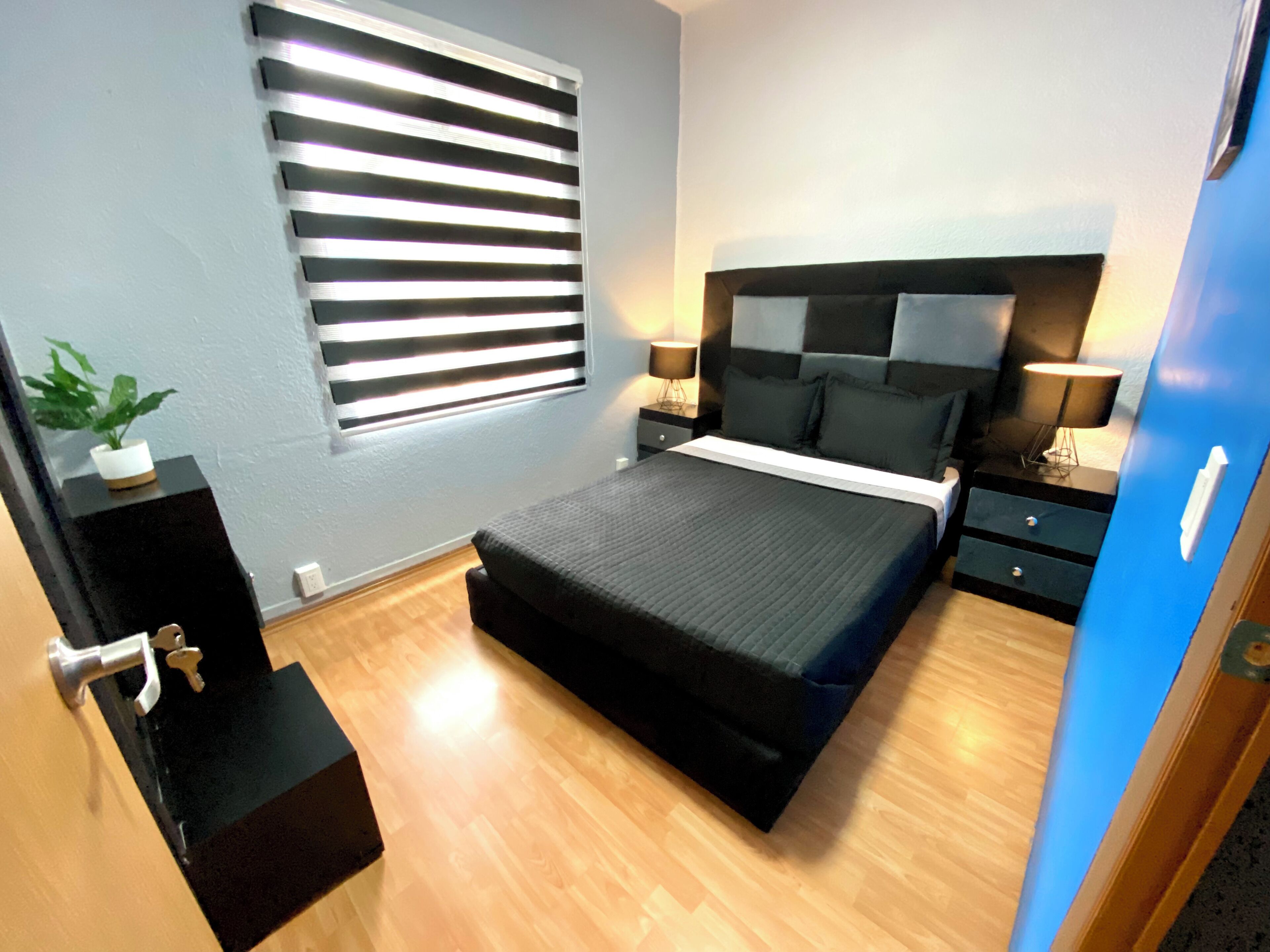 Roomies Hotel World Trade Center