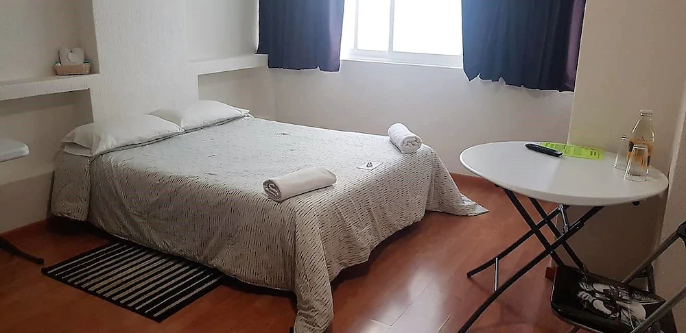 Shakespeare Apartment
