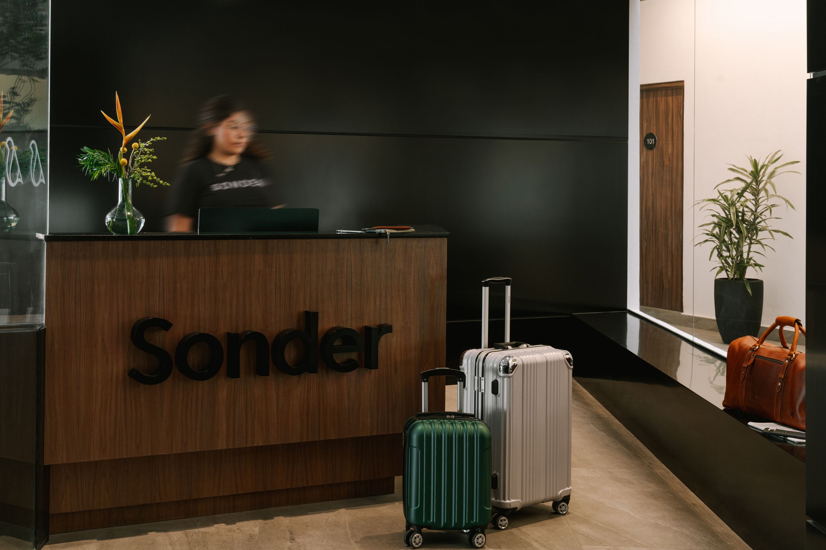 Sonder Aria