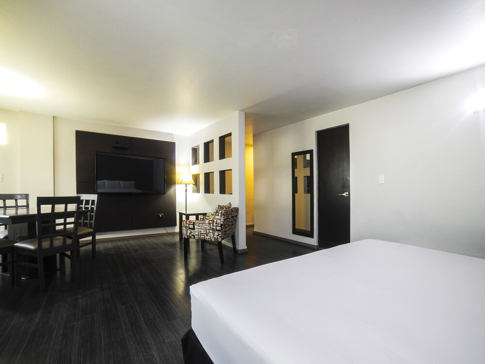 Las Iglesias by OYO Rooms
