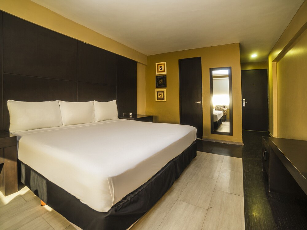 Las Iglesias by OYO Rooms