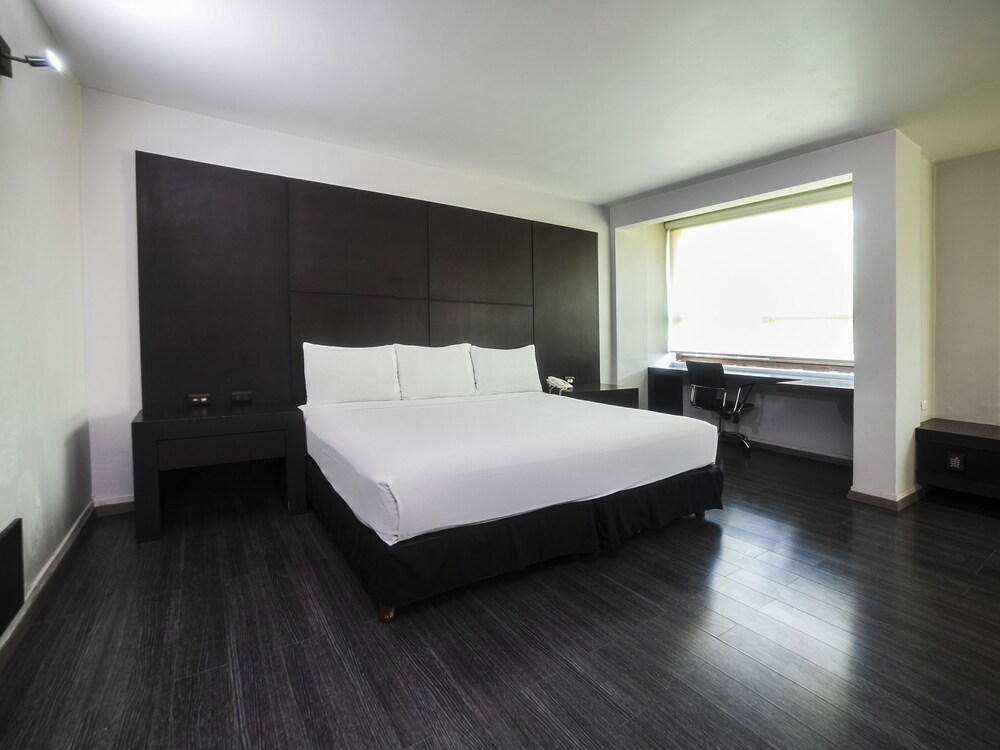 Las Iglesias by OYO Rooms