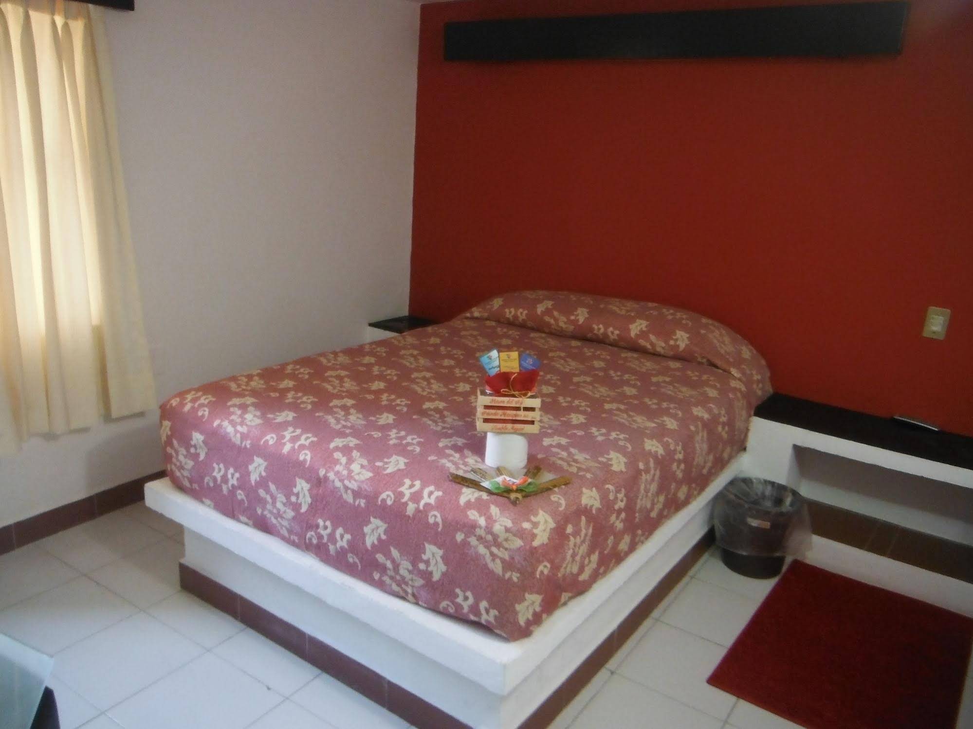 Ayenda Mesón Del Río