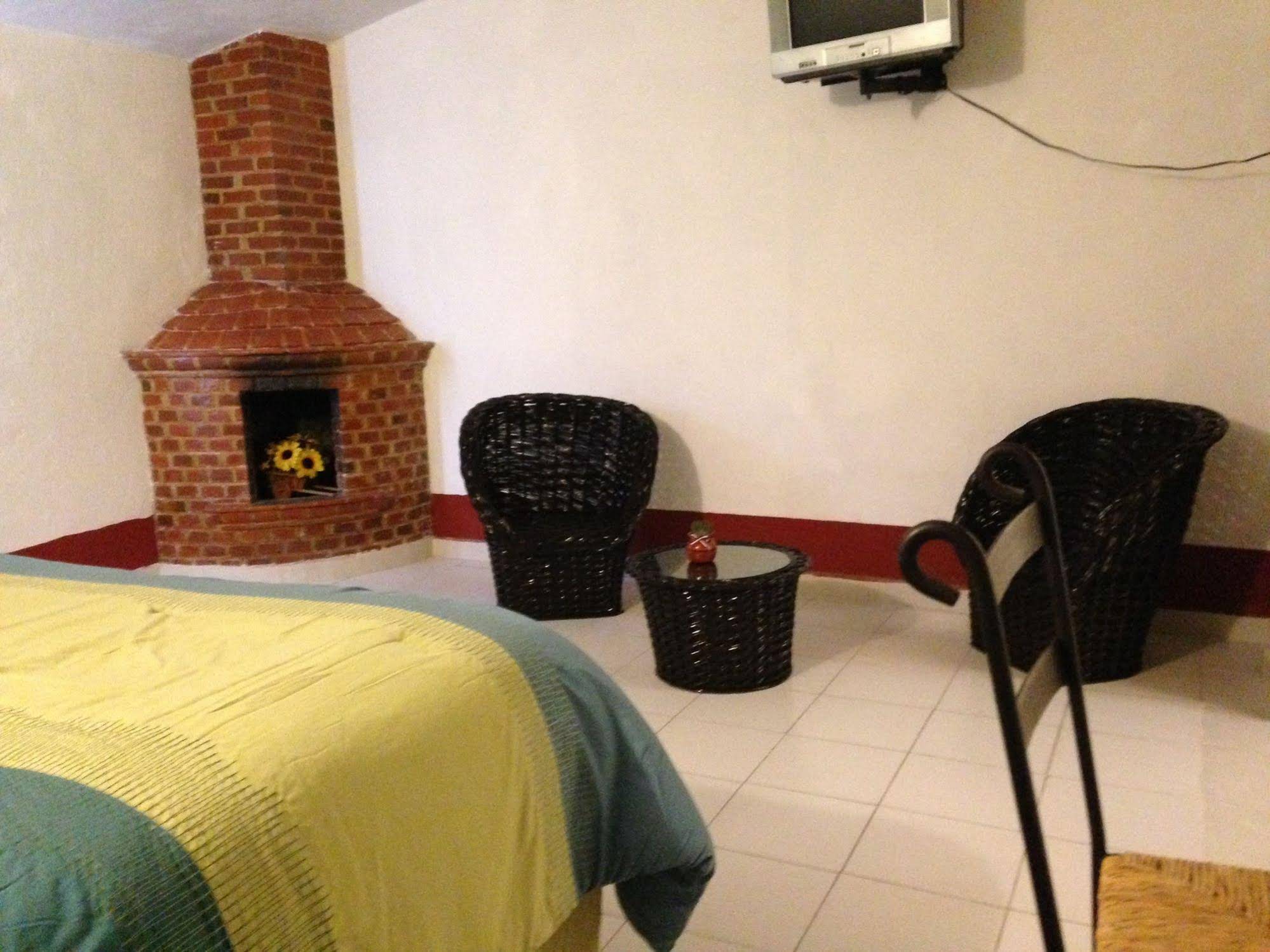 Ayenda Mesón Del Río