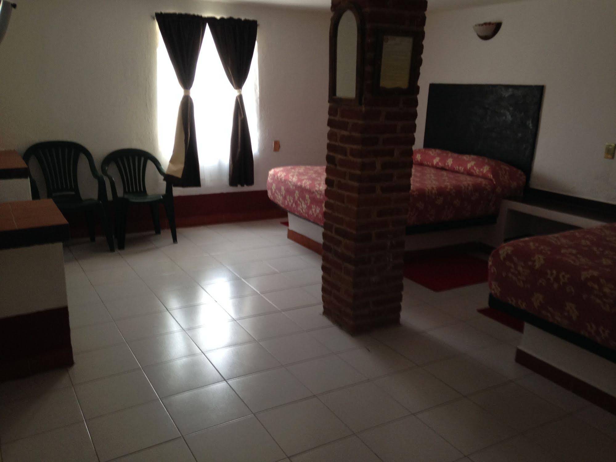 Ayenda Mesón Del Río