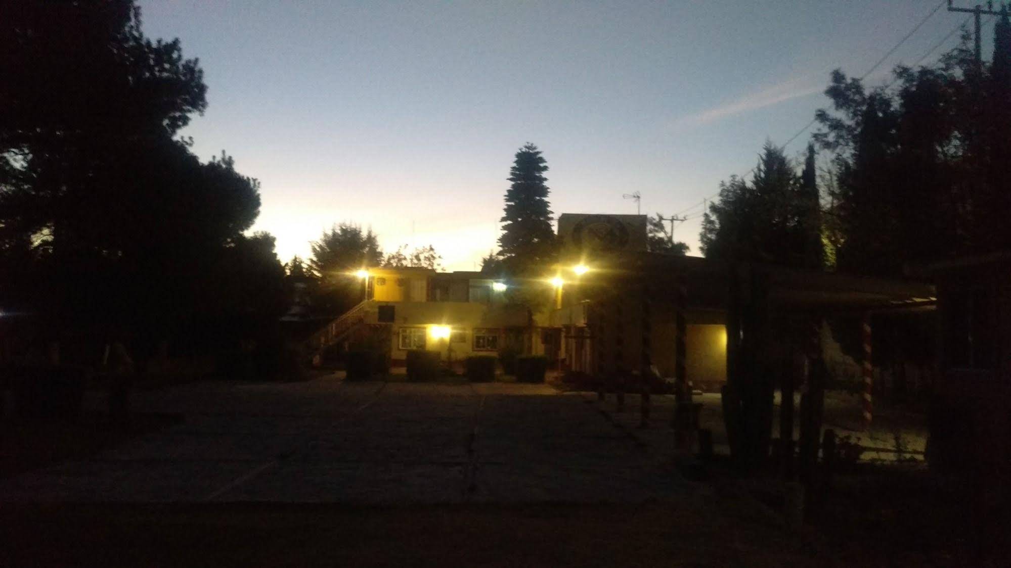 Ayenda Mesón Del Río