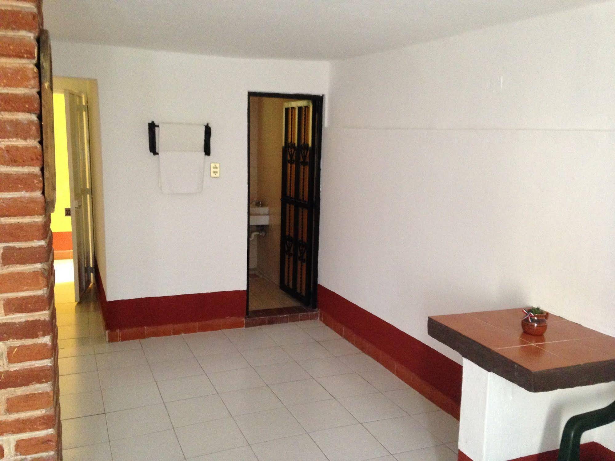 Ayenda Mesón Del Río