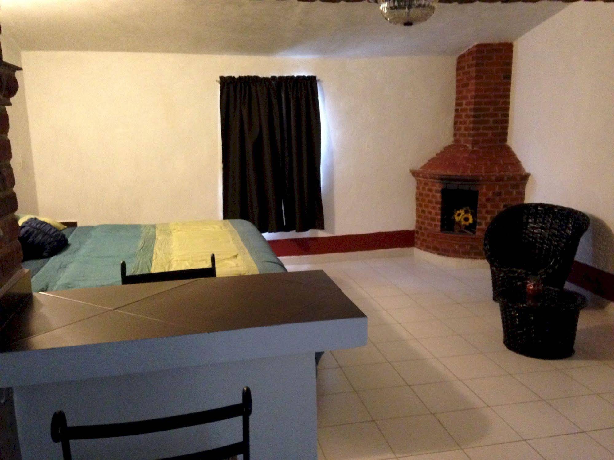 Ayenda Mesón Del Río