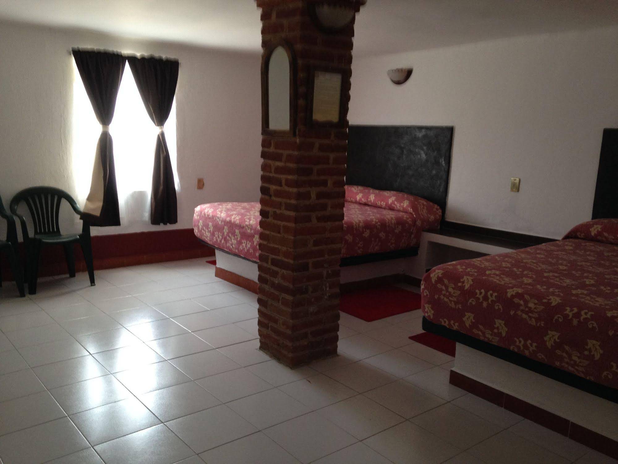 Ayenda Mesón Del Río