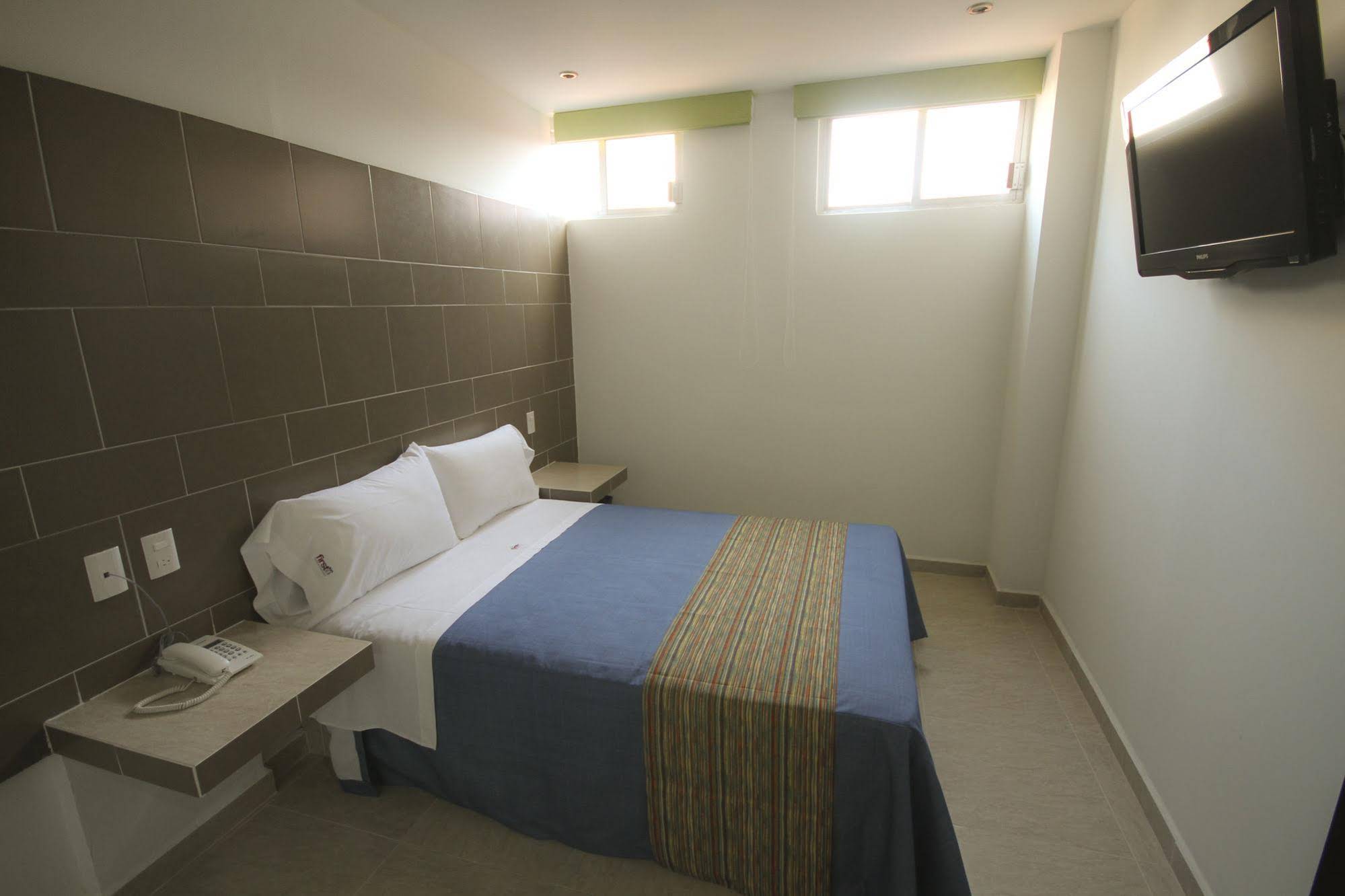 First Inn Hotel & Business