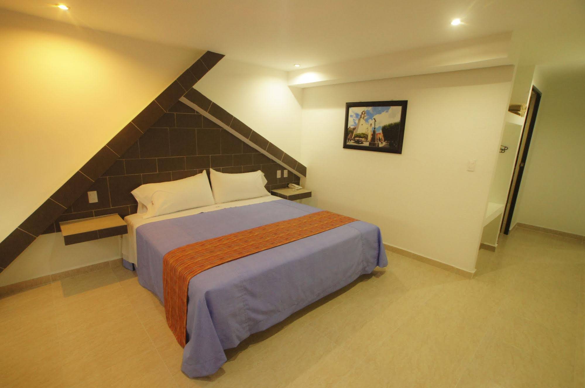 First Inn Hotel & Business